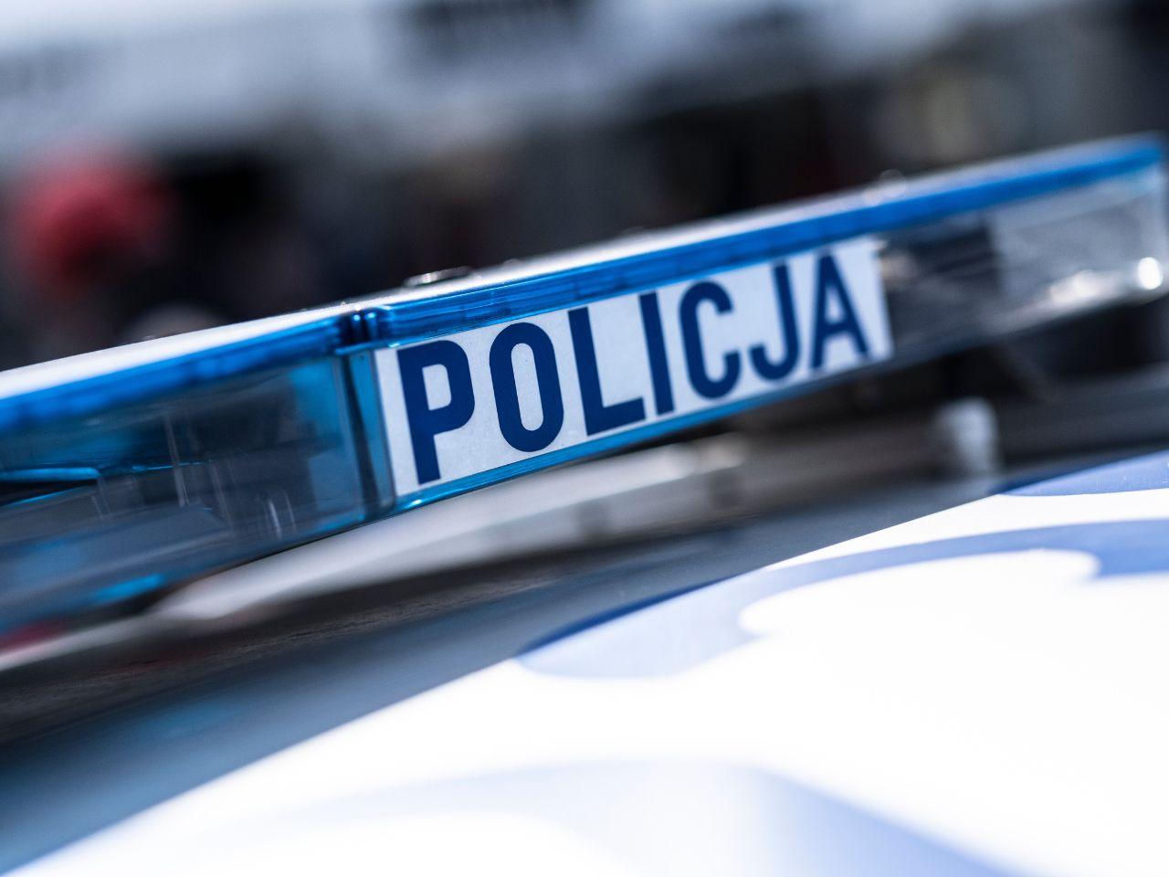 Dzieci wyszły z domu, gdy mama spała. Odnalazła je przypadkowa kobieta